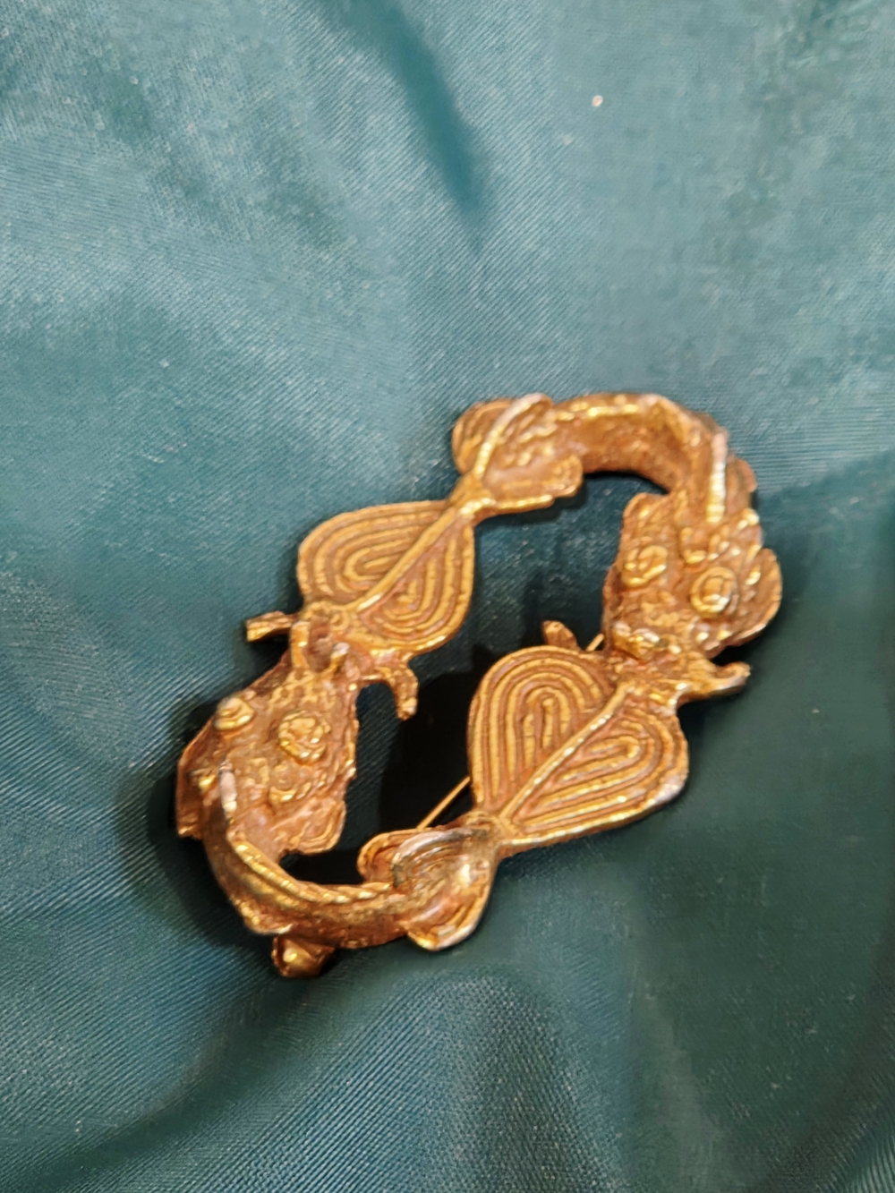 Vintage Alva Museum Replica Pisces Fish Brooch Gold Tone Menuki Zodiac Pin